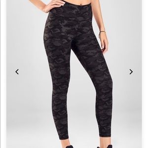 NWOT Fabletics CAMO Heathered 7/8 Leggings